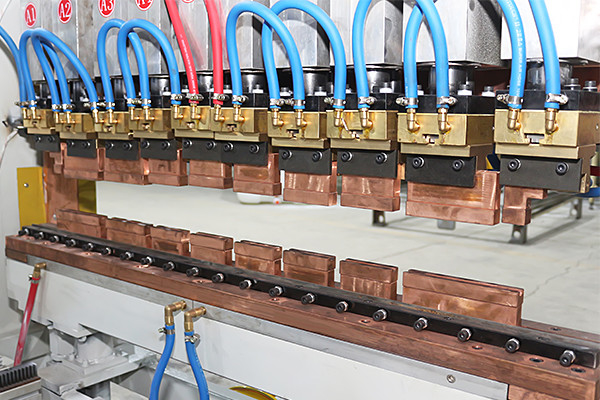 Hwashi Gantry Type Wire Mesh Welding Machine per telaio frigorifero
