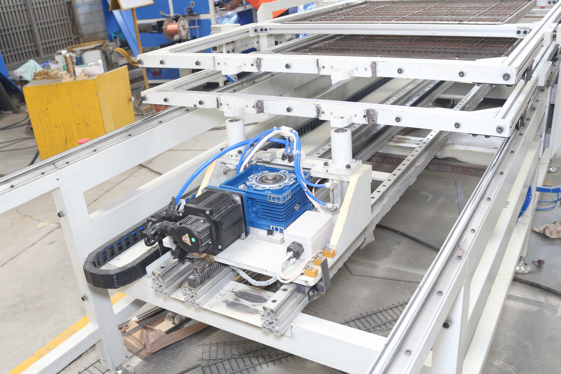 Hwashi migliora il tuo processo produttivo con la macchina di saldatura automatica a gabbia per scaffalature a maglia
