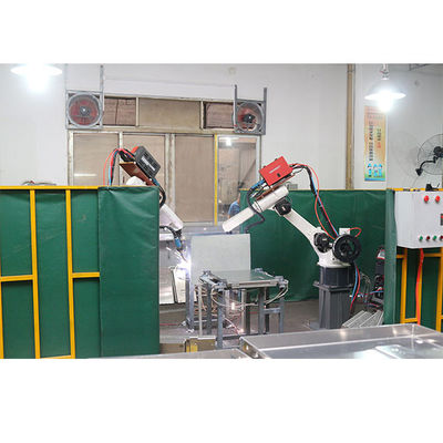 Motoman automatico con il braccio robot industriale