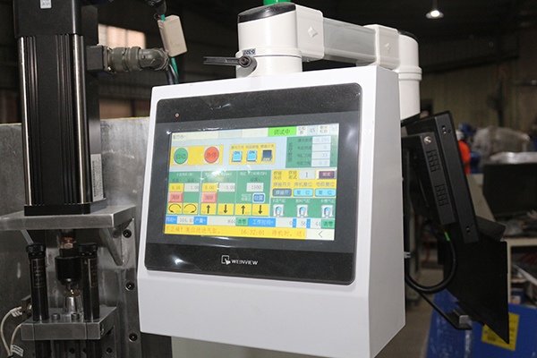 Sistema di controllo elettrico Saldatura a maglia con sistema di raffreddamento e sistema di controllo del funzionamento PLC 1