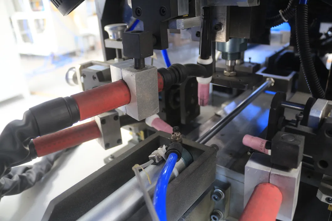 Hwashi Ei trasformatore di laminazione automatico TIG 2